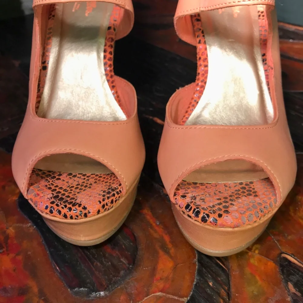 Seychelles Risky Business Leather Wedge Heels Platform - 7-1/2 NWOT